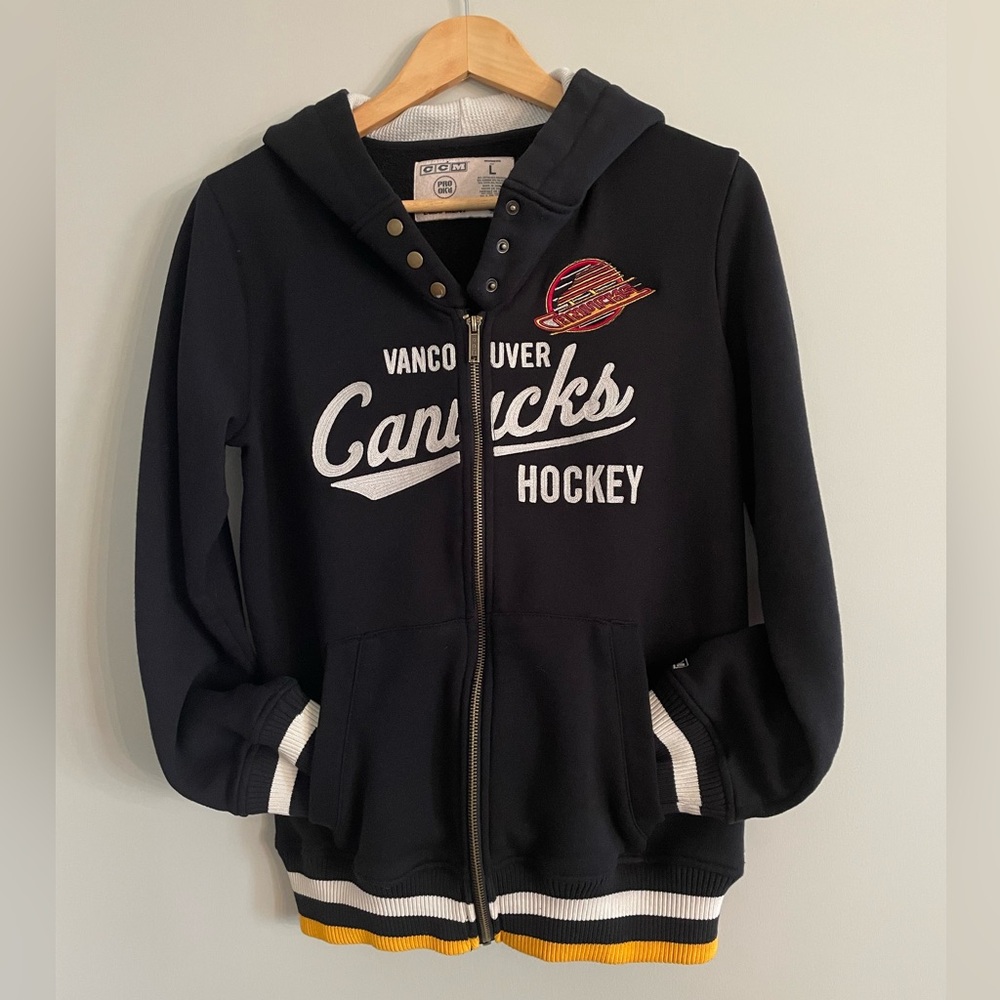 CCM Vintage style Canucks hoodie